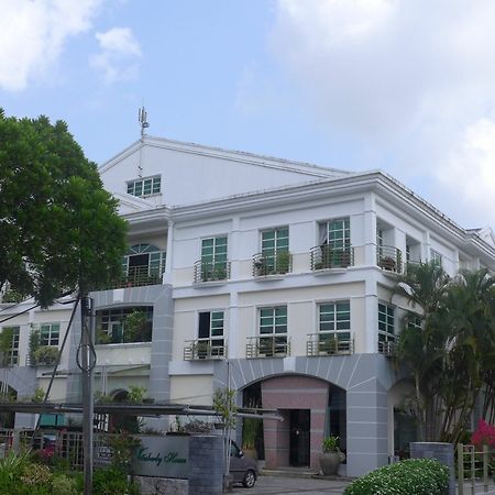 Wesberly Apartments Kuching Exterior foto