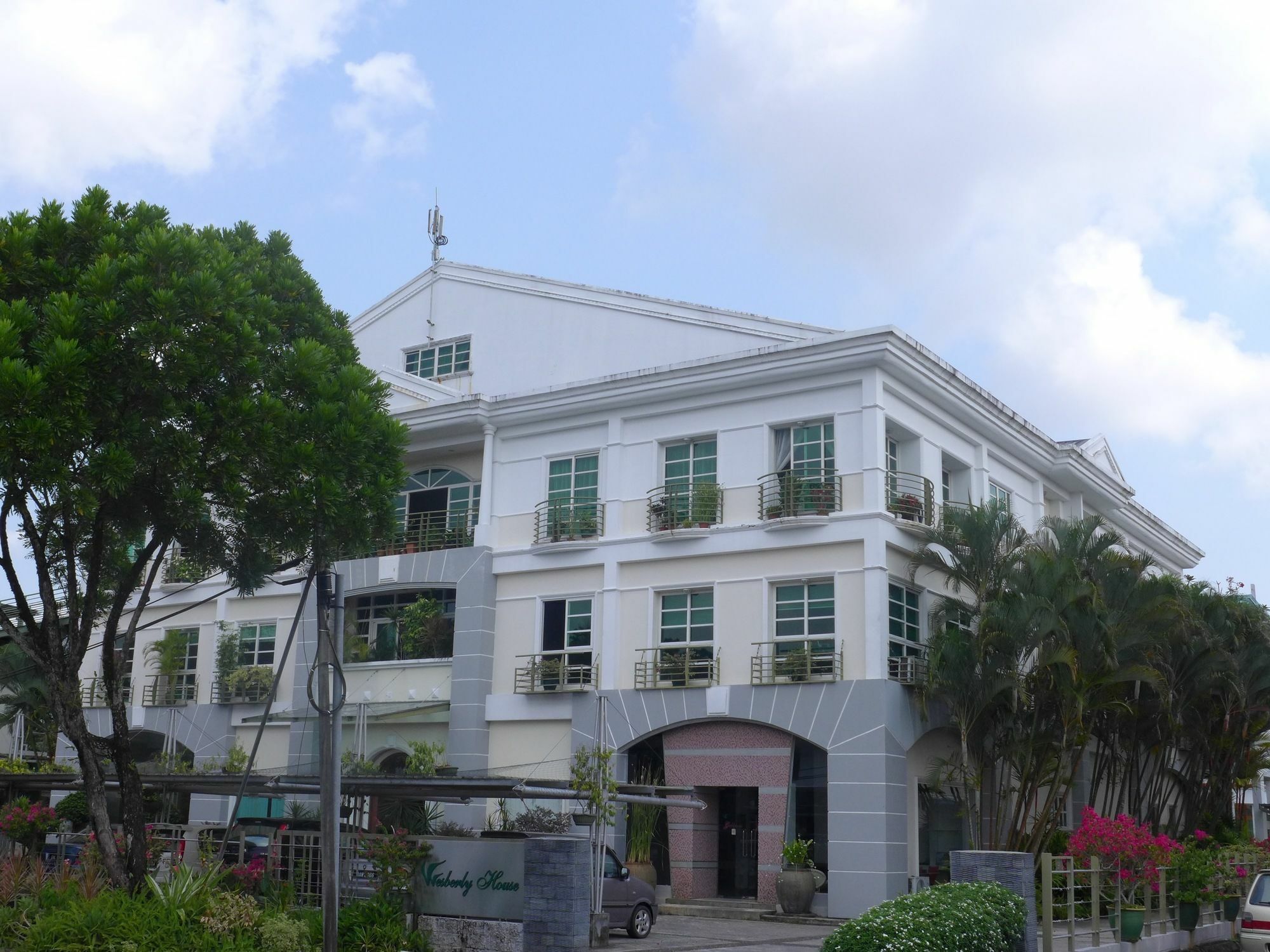 Wesberly Apartments Kuching Exterior foto